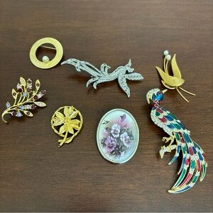 Lot of 7 Vintage Modern Animals Floral Brooches Pins Mixed Finishes Stones